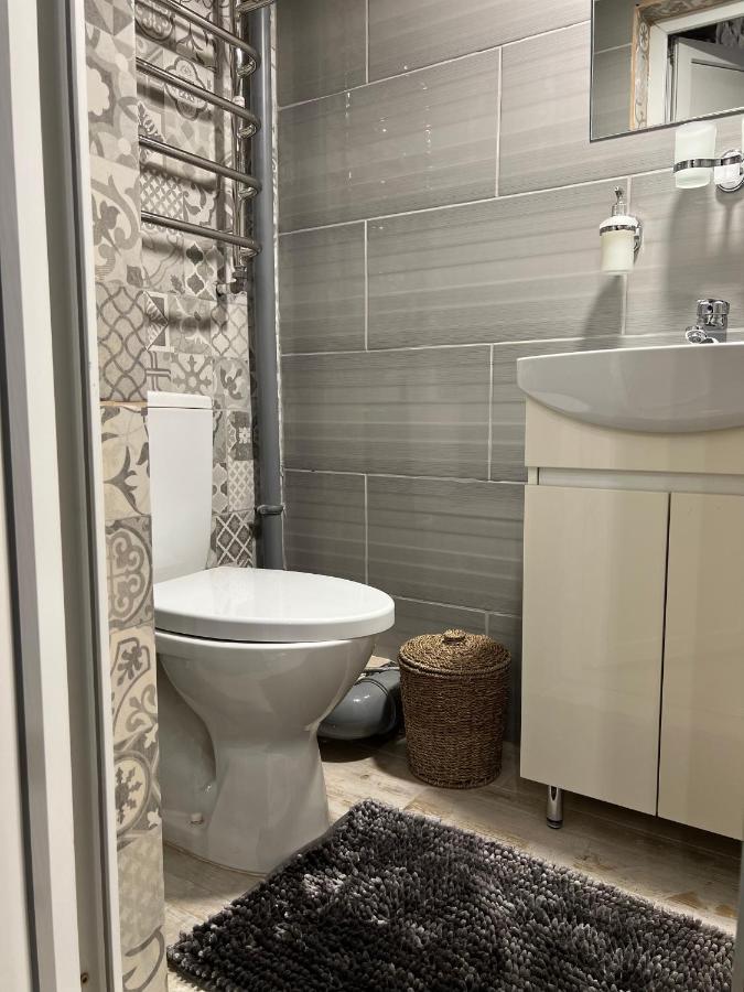 Luxury Live Apartment Kamianets-Podilskyi Ngoại thất bức ảnh