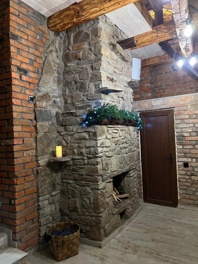 Luxury Live Apartment Kamianets-Podilskyi Ngoại thất bức ảnh
